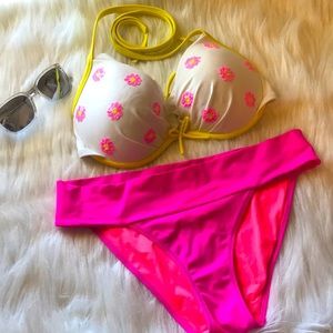 Victoria’s Secret bikini